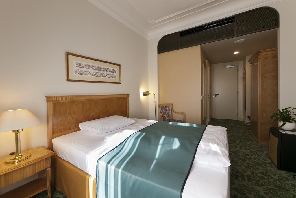 Grandhotel Ambassador Národní Dům Karlovy Vary Quarto foto